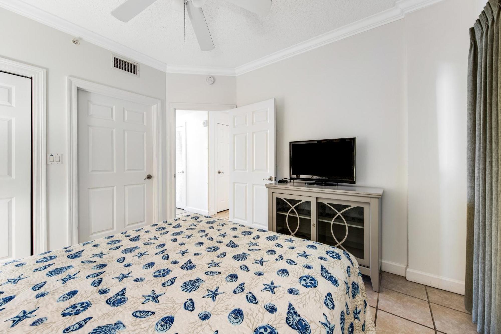Fantastic Ocean Front 1 Bd At Boardwalk In Panama Beach!